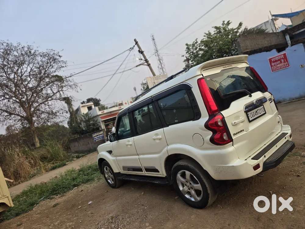 गाड़ी मे कुछ काम नही