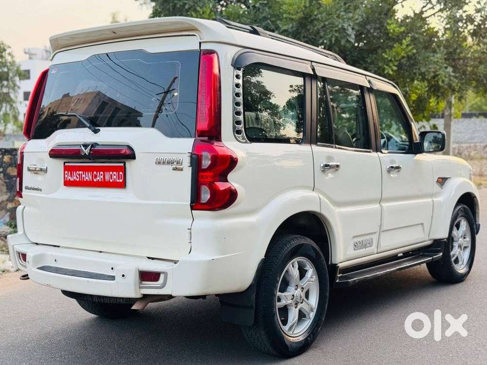 Mahindra Scorpio, 2017