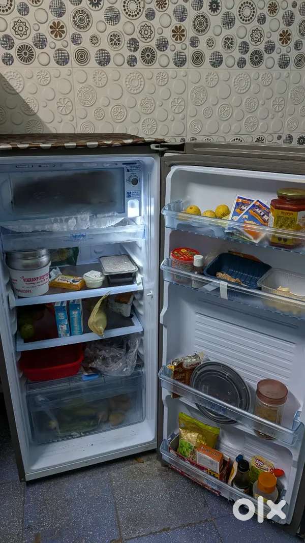 Croma company fridge