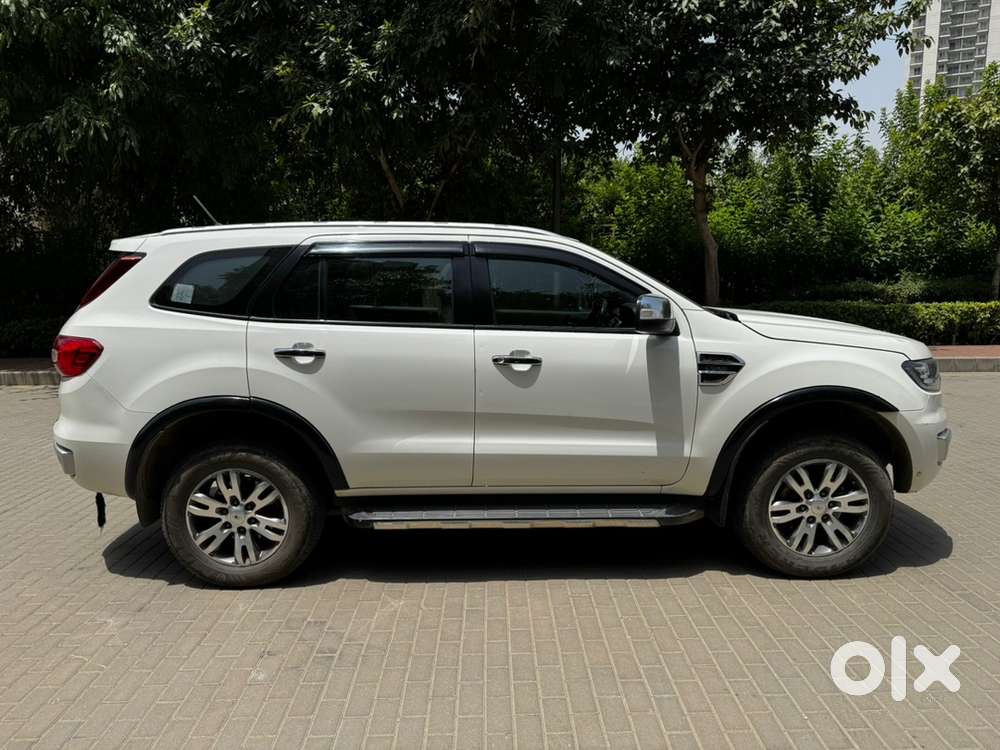 White Ford Endeavour Diesel July2018