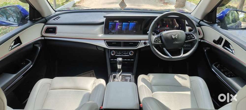 Mahindra Xuv700 2.2 Ax 7 Diesel At Luxury Pack Str Awd, 2022, Diesel