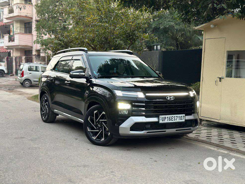 Hyundai Alcazar 2.0 Signature (o) Petrol At 6 Str Dual Tone, 2025, P..