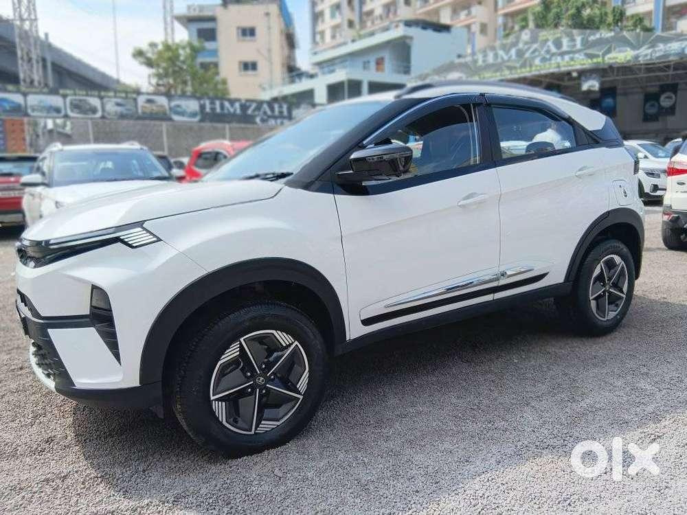 Tata Nexon Creative Plus 1.2 Revotron Petrol 6 Mt Dt, 2024, Petrol