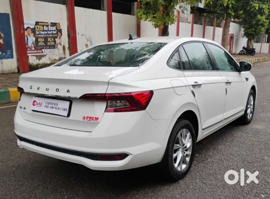 Skoda Slavia Ambition 1.0l Tsi At, 2023, Petrol