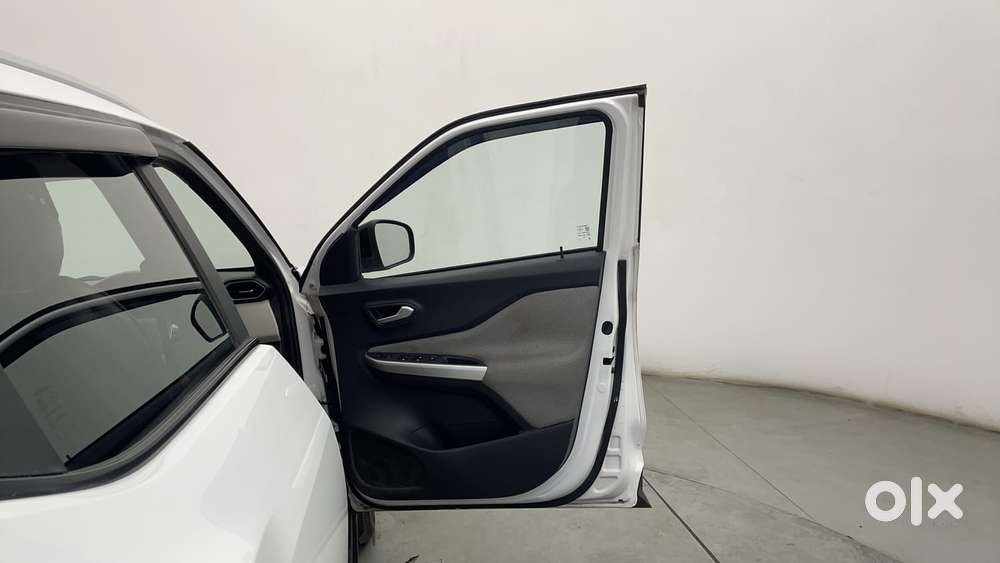 Nissan Magnite 1.0 Xv Premium Turbo Cvt, 2023, Petrol