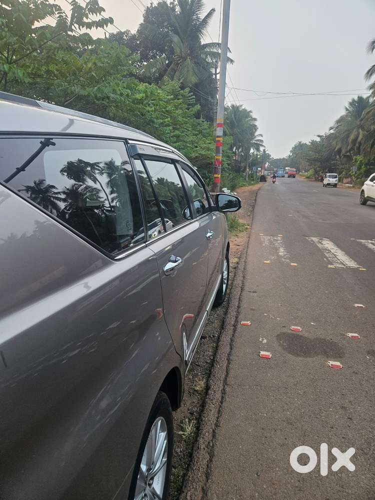 Toyota Innova Crysta 2016 2.8z Automatic