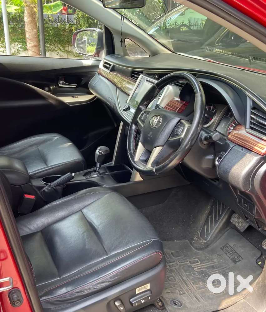 Toyata Crysta Touring Spot Automatic, Single Owner, Company Serviced