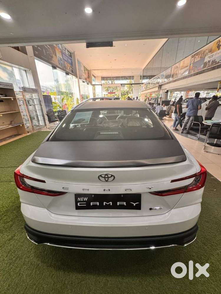 Toyota Camry Hybrid, 2025, Petrol