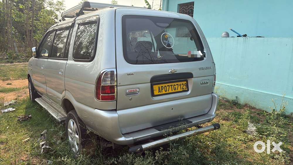 Chevrolet Tavera Lt 10 Seater Bsiii, 2016, Diesel