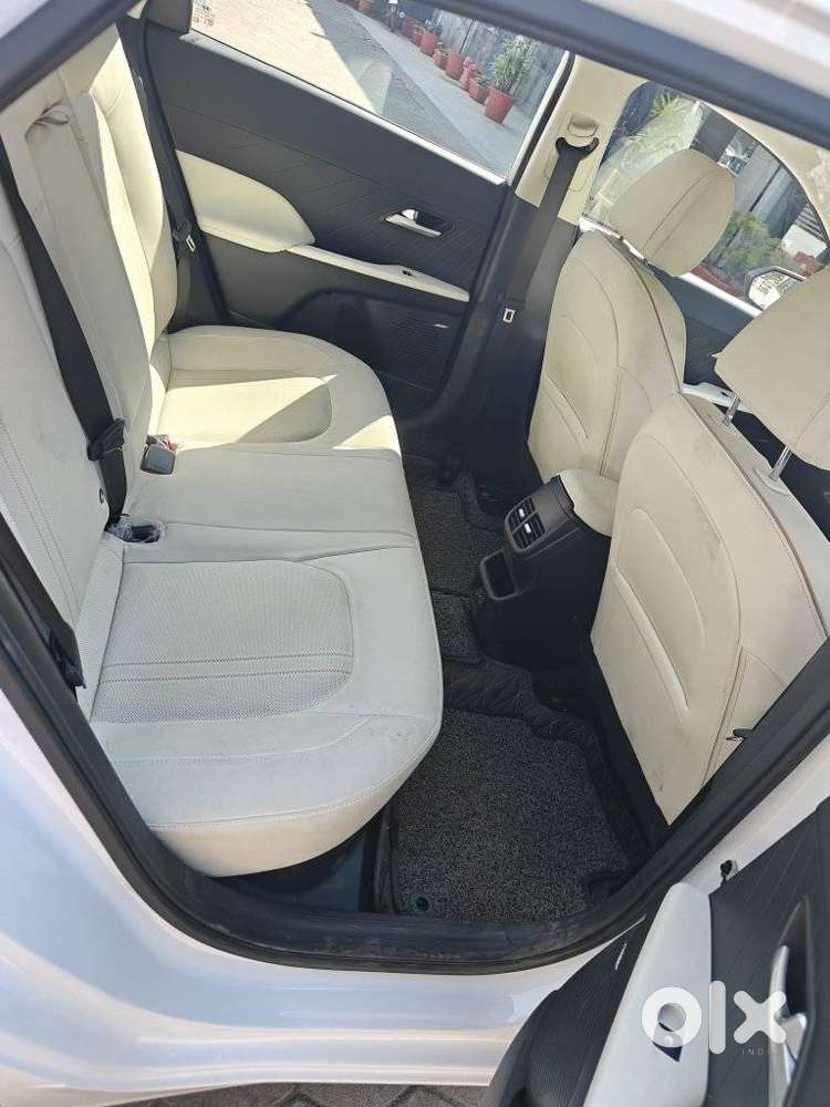 Hyundai Verna 1.5 Sx (o) Petrol Mt, 2024, Petrol