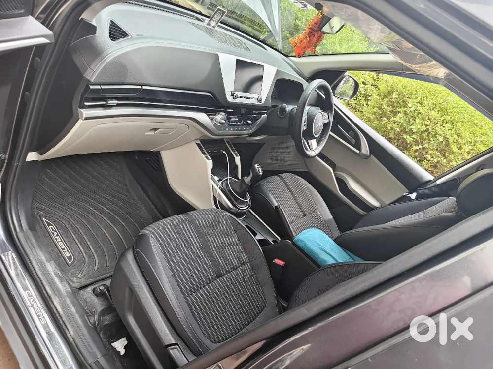 Kia Carens Petrol Well Maintained