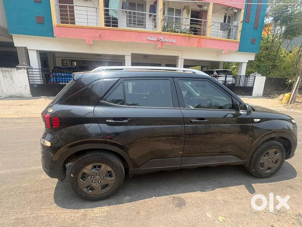 Hyundai Venue 2024 Petrol Good Condition