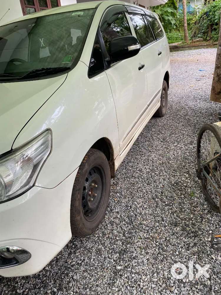 Toyota Innova 2010