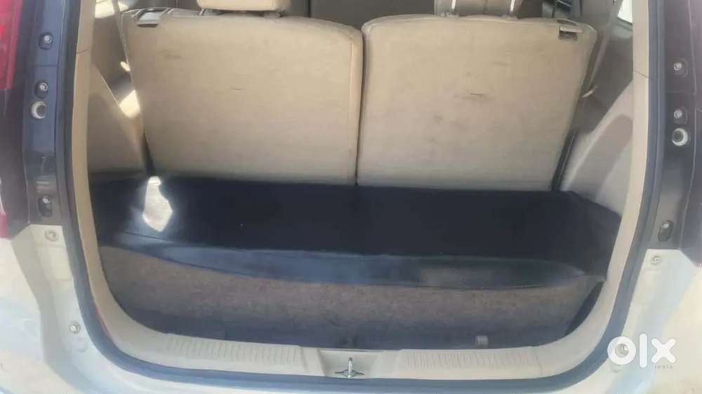 Maruti Suzuki Ertiga Vxi 2025