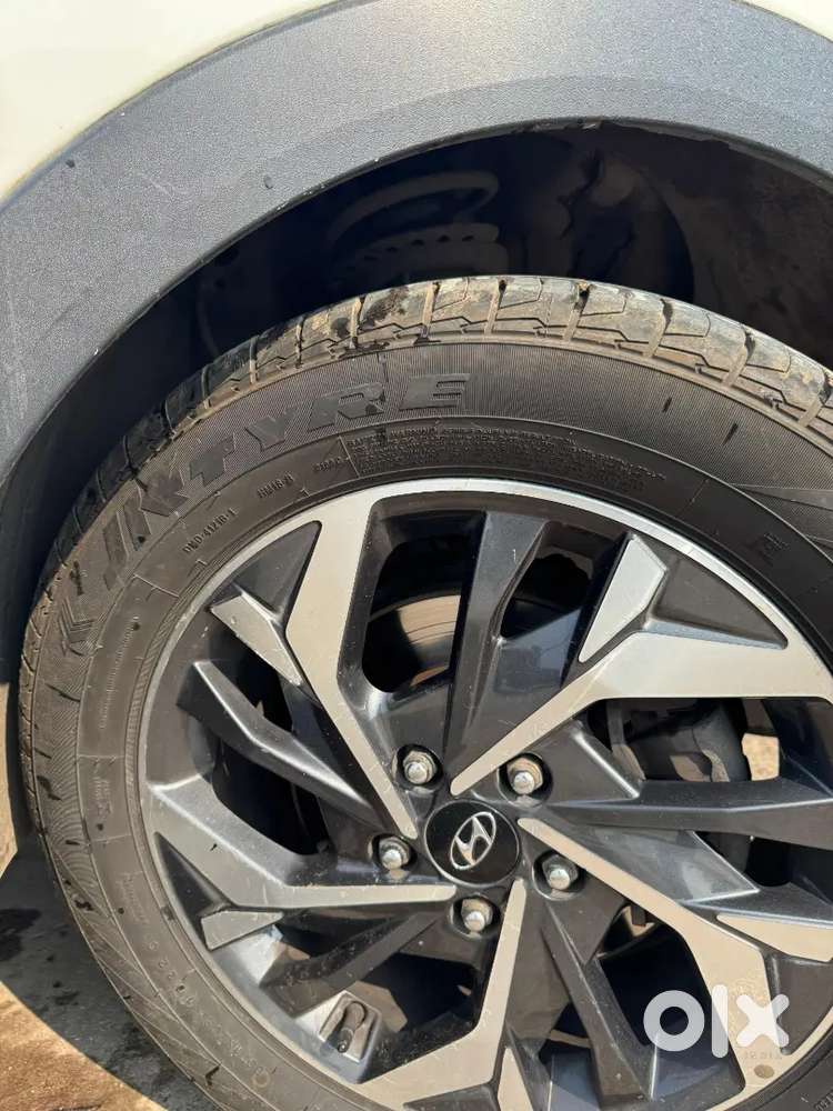 Good Condition Family Use Car Driveless New Wheelalloy