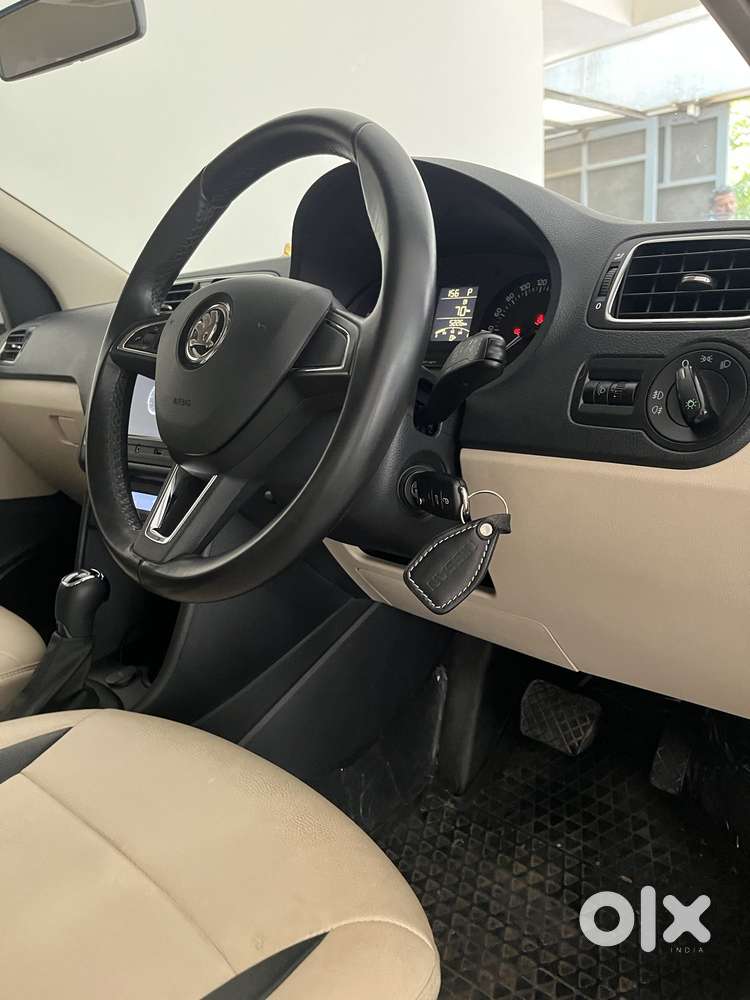 Skoda Rapid 1.0 TSI AUTOMATIC, 2020