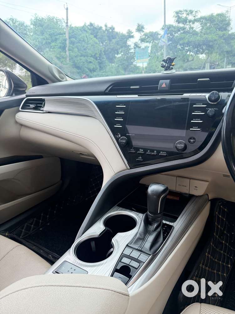 Toyota Camry Hybrid, 2019, Petrol