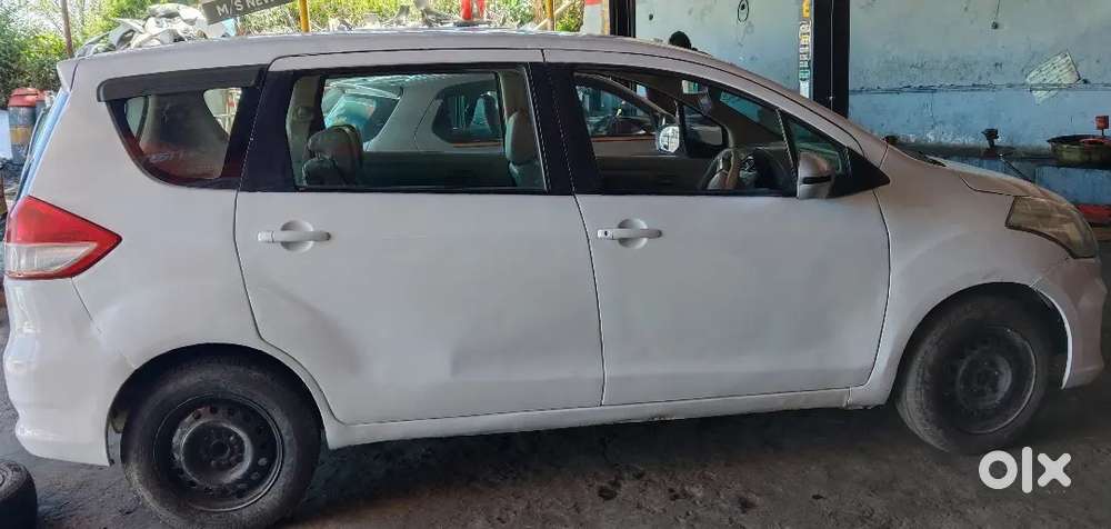 Maruti Suzuki Ertiga 2016 Cng 80000 Km Driven Well Maintained Car