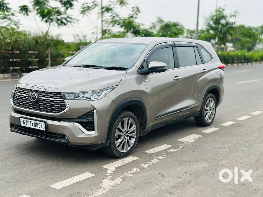 Toyota Innova Hycross, 2023, Petrol