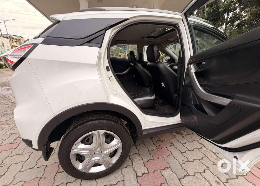 Tata Nexon 1.2 Revotron Xm Plus (s), 2022, Petrol