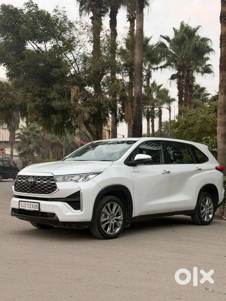 Toyota Innova Hycross 2.0 Zx Hybrid 7 Str, 2023, Petrol