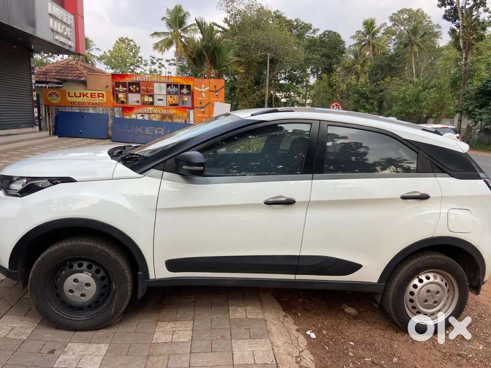 2021 Tata Nexon Xe  Low Km  No Accident