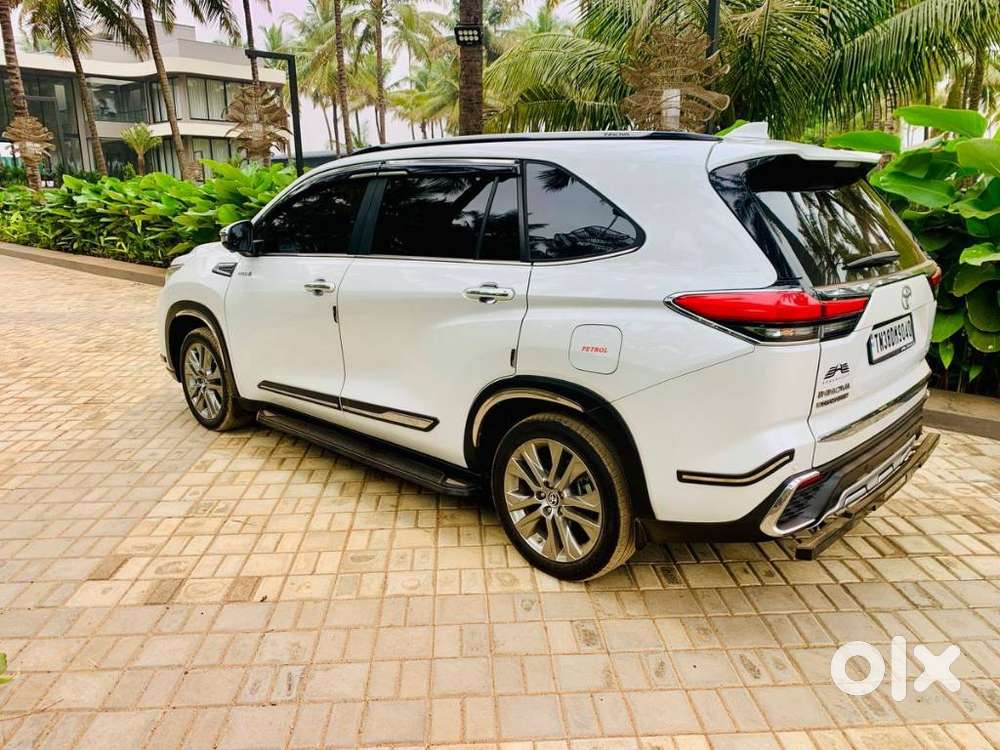 Toyota Innova Hycross 2.0 Zx (o) Hybrid 7 Str, 2025, Electric
