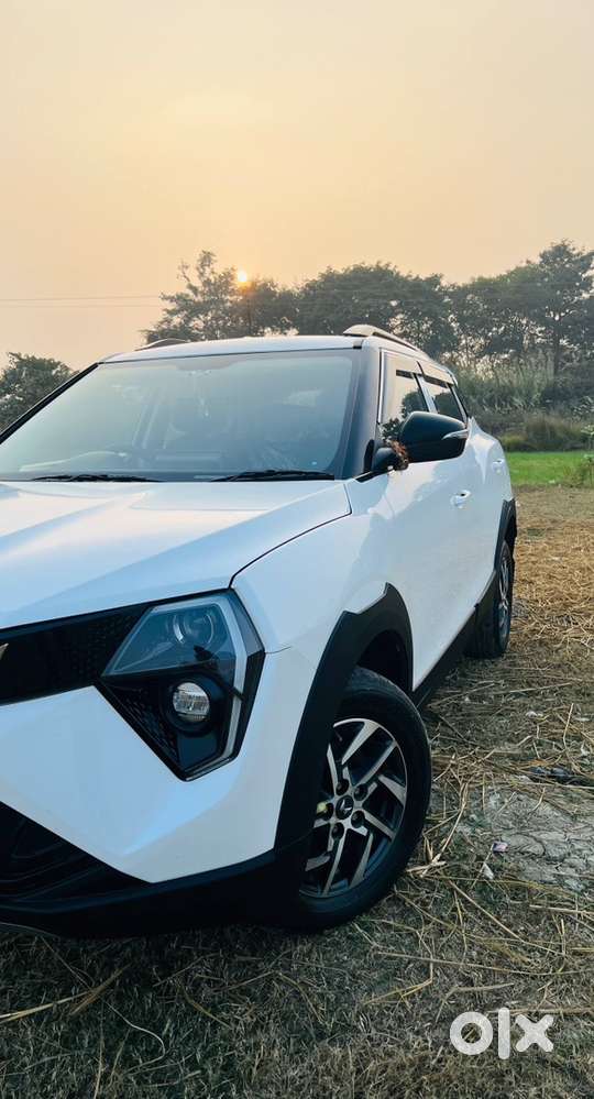 Mahindra Xuv 3xo 2025 Petrol Well Maintained