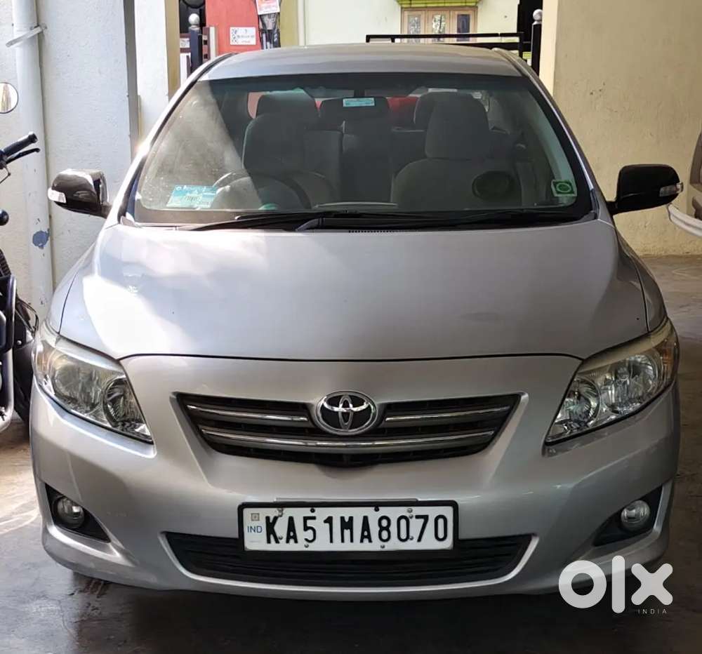 Toyota Corolla Altis 1.8 G, Petrol 2010 Silver Car