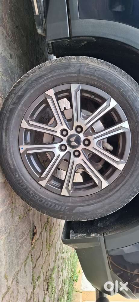 Mahindra Xuv700 2.2 Ax 7 Diesel At Str, 2025, Diesel