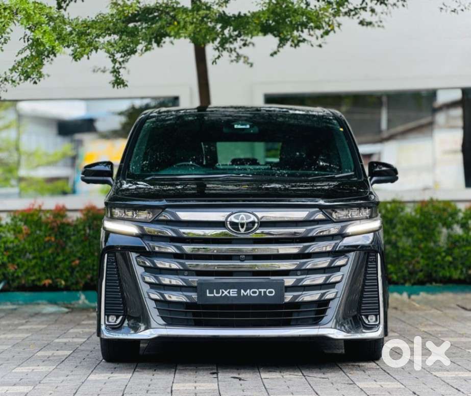 Toyota Vellfire Vip &ndash; Executive Lounge, 2025, Petrol