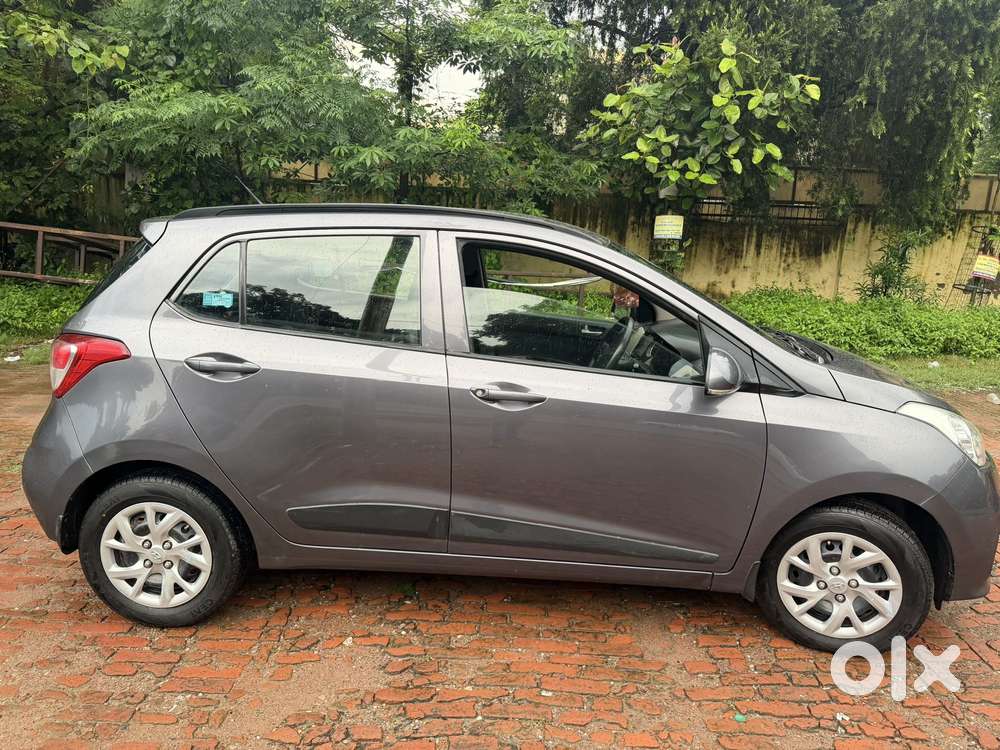 Hyundai Grand I10 Sportz, 2017, Petrol