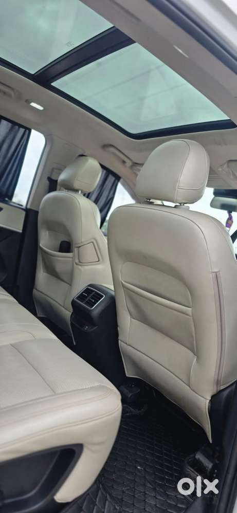 Mahindra Xuv700 2.2 Ax 7 Diesel At Luxury Pack Str Awd, 2024, Diesel