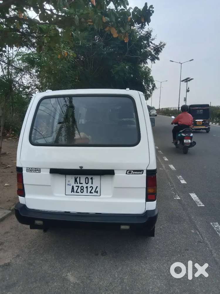 Maruti Suzuki Omni 2010