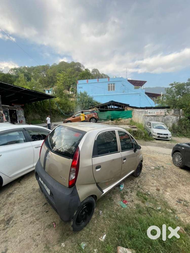 Tata Manual Petrol Car 2012