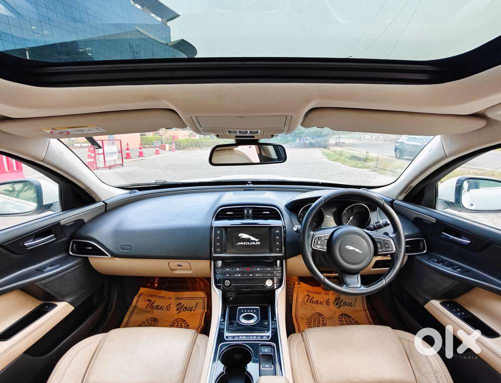 Jaguar Xe Portfolio, 2016, Petrol