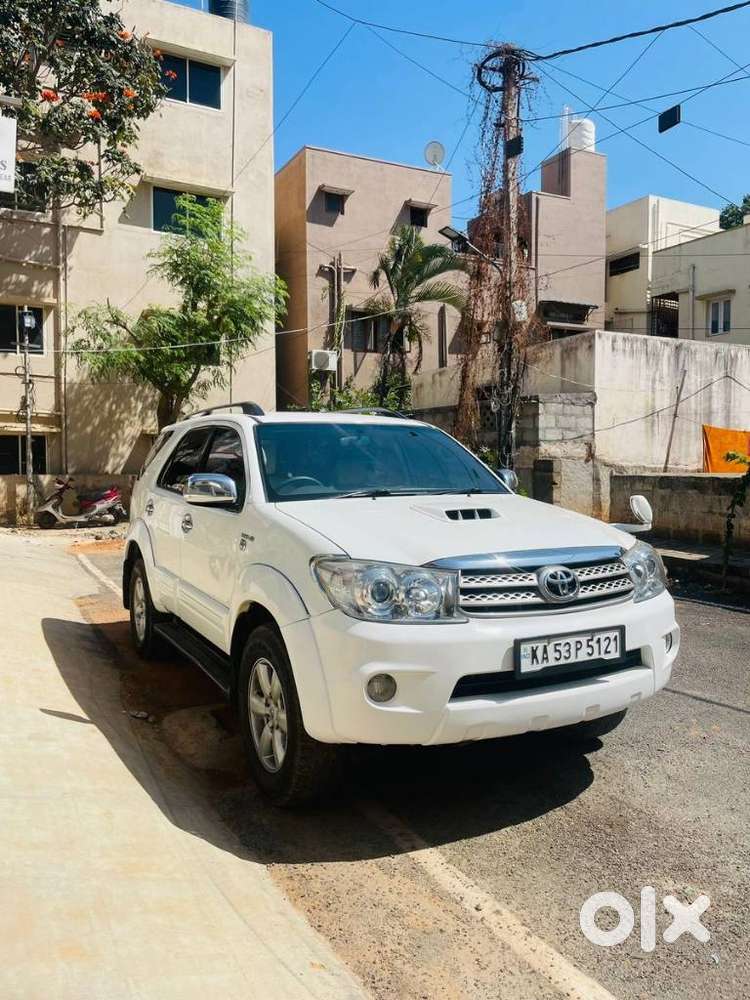Toyota Fortuner 4x4 Manual Limited Edition, 2010, Diesel