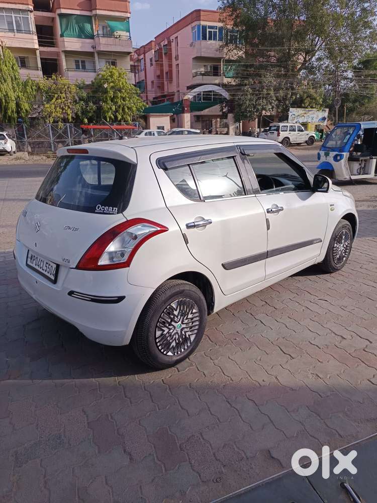 Maruti Suzuki Swift Vxi 1.2 Abs Bs-iv, 2013, Petrol