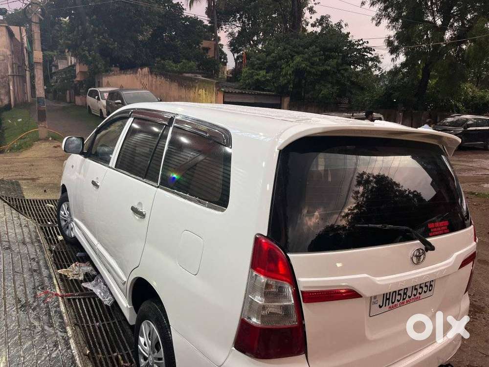 Toyota Innova 2.5 G (diesel) 8 Seater, 2016, Diesel