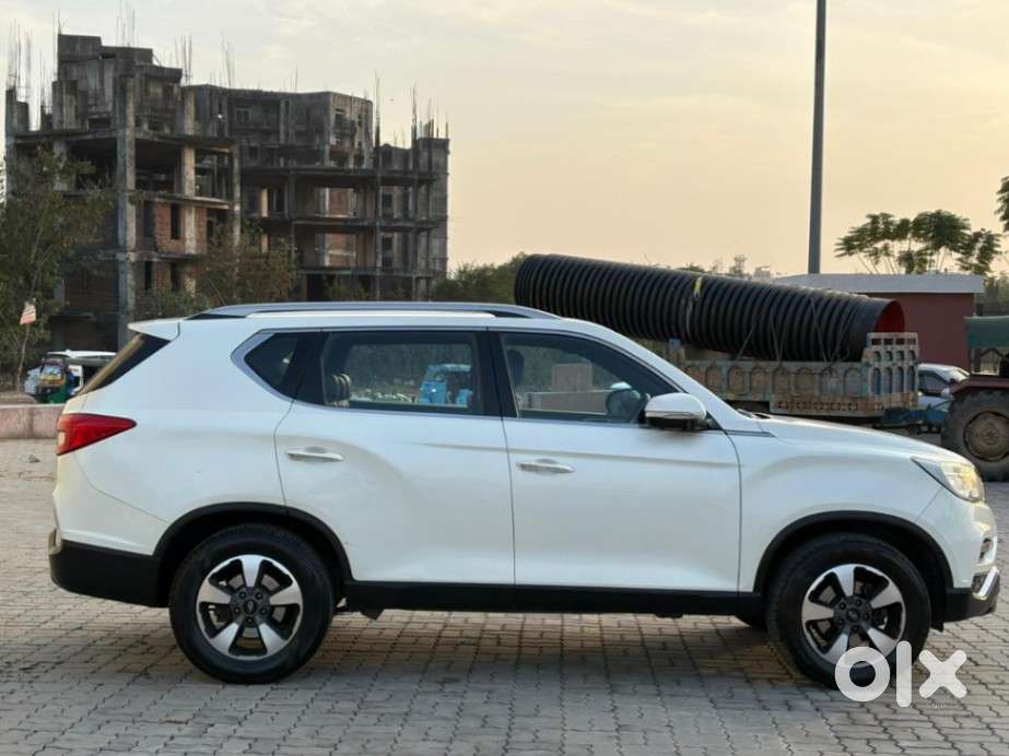 Mahindra Alturas G4 4x4 At, 2018, Diesel