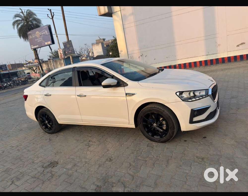 Skoda Slavia 2023 Petrol Well Maintained