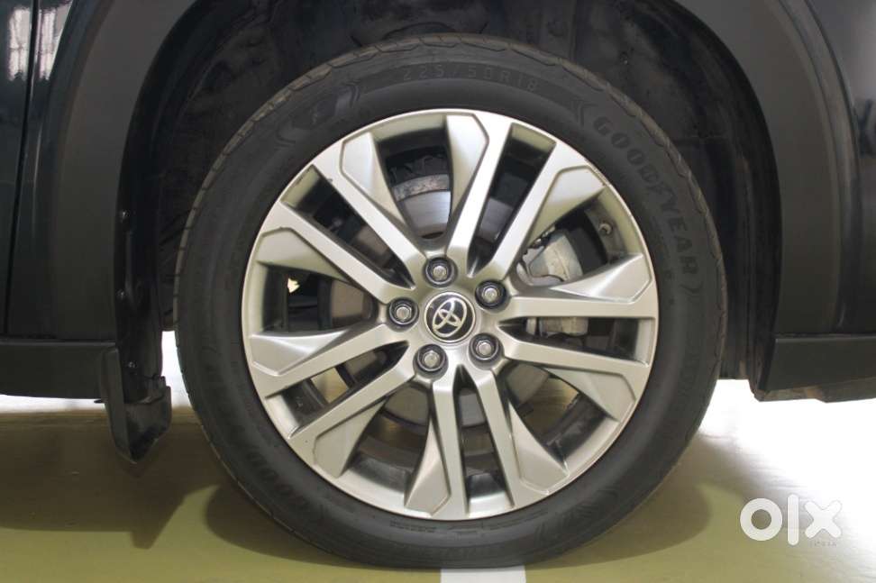 Toyota Innova Hycross 2.0 Zx Hybrid 7 Str, 2023, Petrol