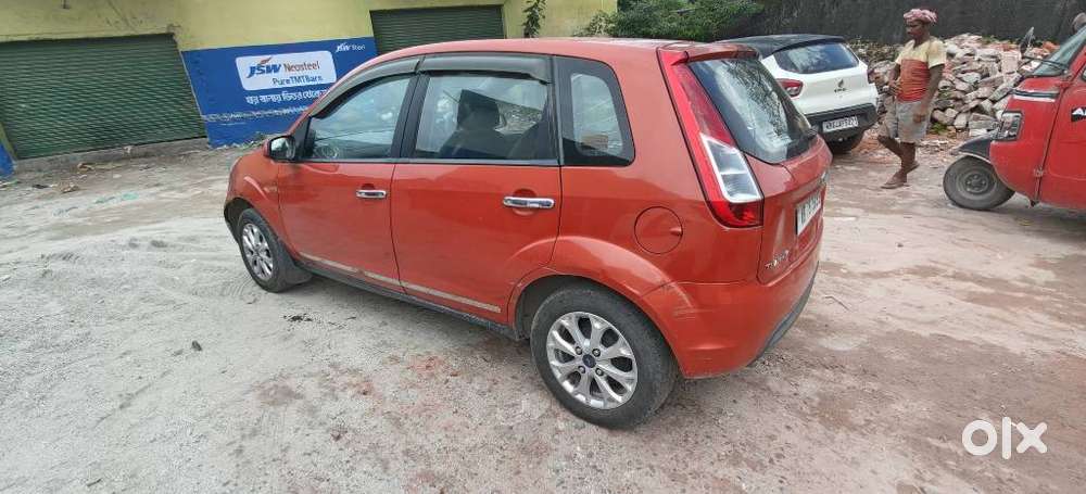 Ford Figo Ambiente, 2013, Petrol
