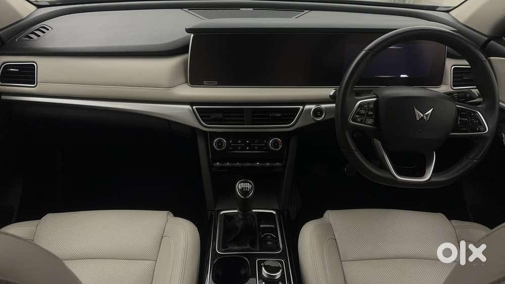 Mahindra Xuv700 2.2 Ax 7 Diesel Mt Luxury Pack Str, 2023, Diesel