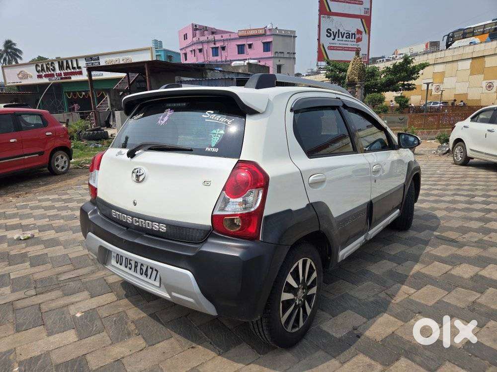 Toyota Etios Cross 1.5l V, 2016, Petrol