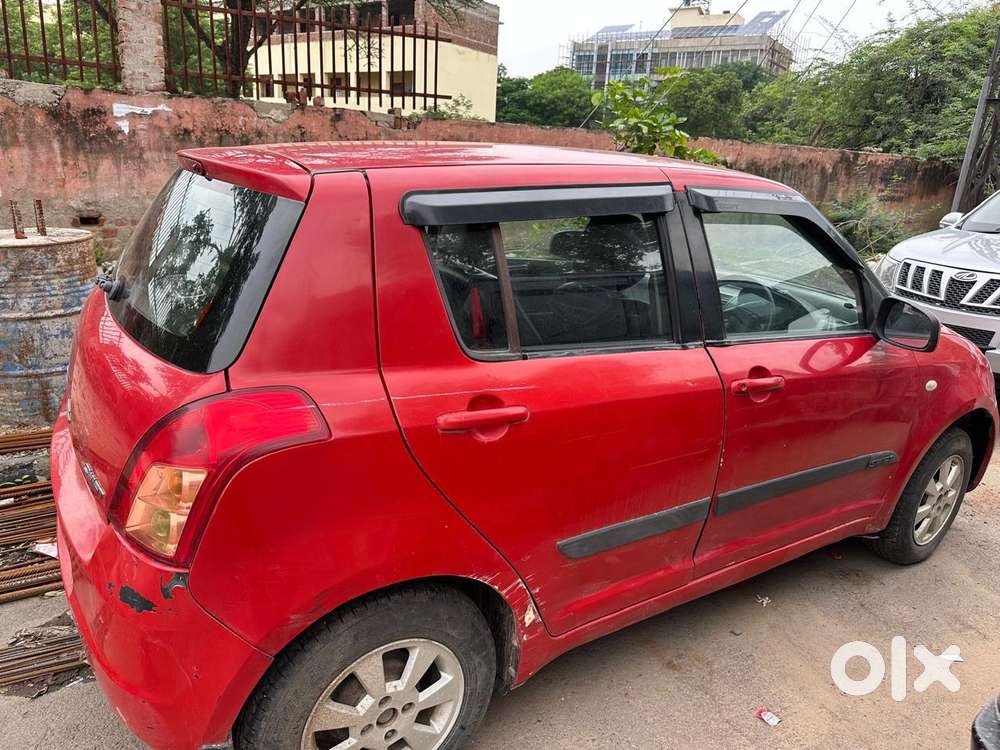 Maruti Suzuki Swift 2004-2010 Zxi Bsiv, 2005, Petrol
