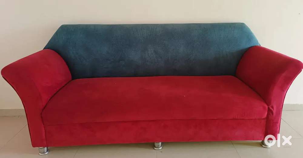 Comfortable 3-Seater Velvet  Sofa