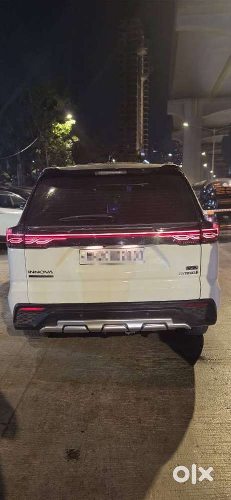 Toyota Innova Hycross, 2024, Petrol