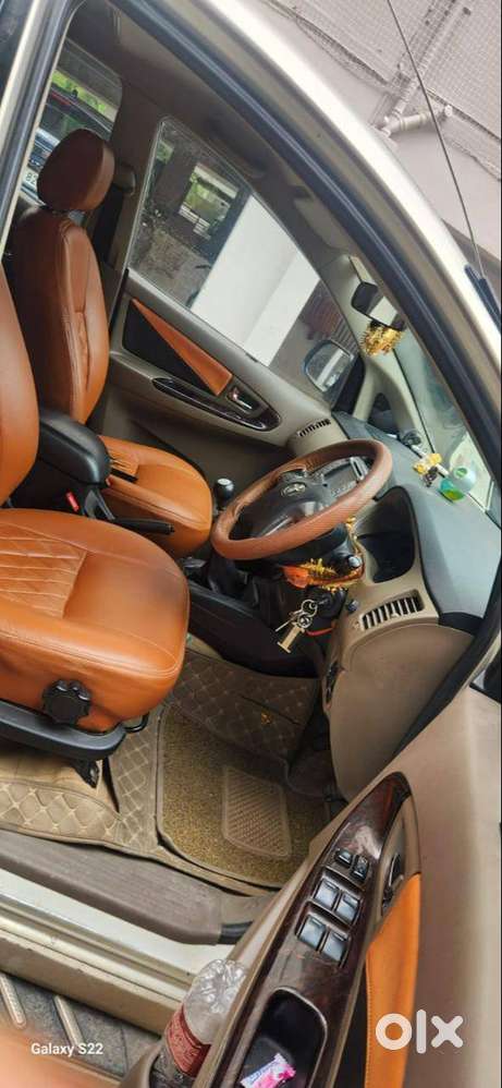 2015 Toyota Innova 2.5v Bs4 Diesel  Well Maintained  Hyderabad  ₹9l