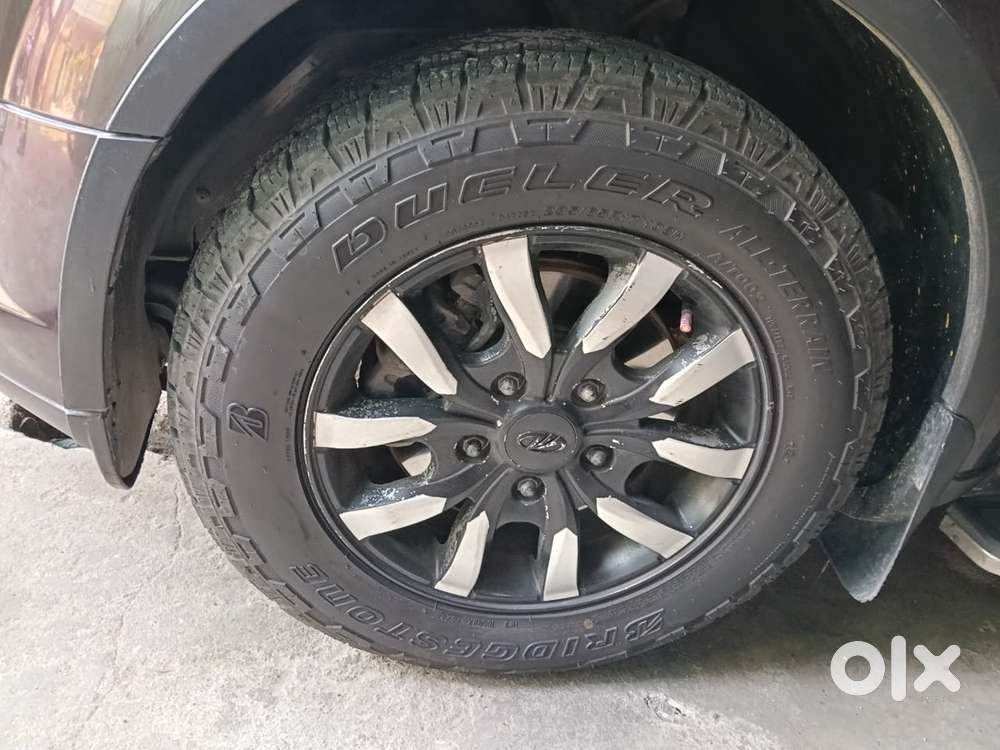 Mahindra Xuv500 W10